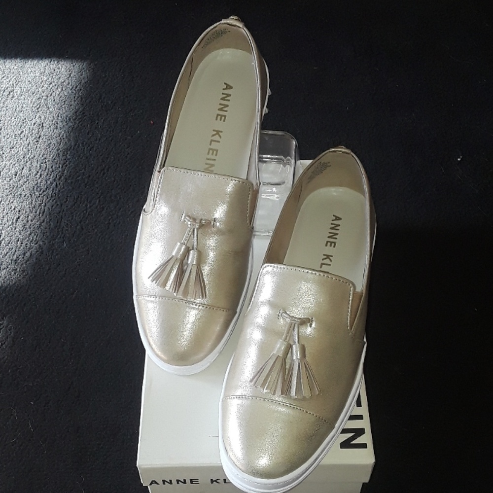 ANNE KLEIN NEW ZEDITH GOLD, WEEKEND SALE!!